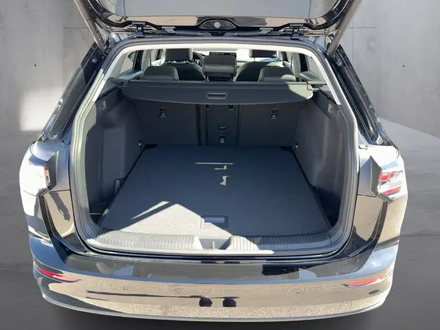 Volkswagen Golf view 13