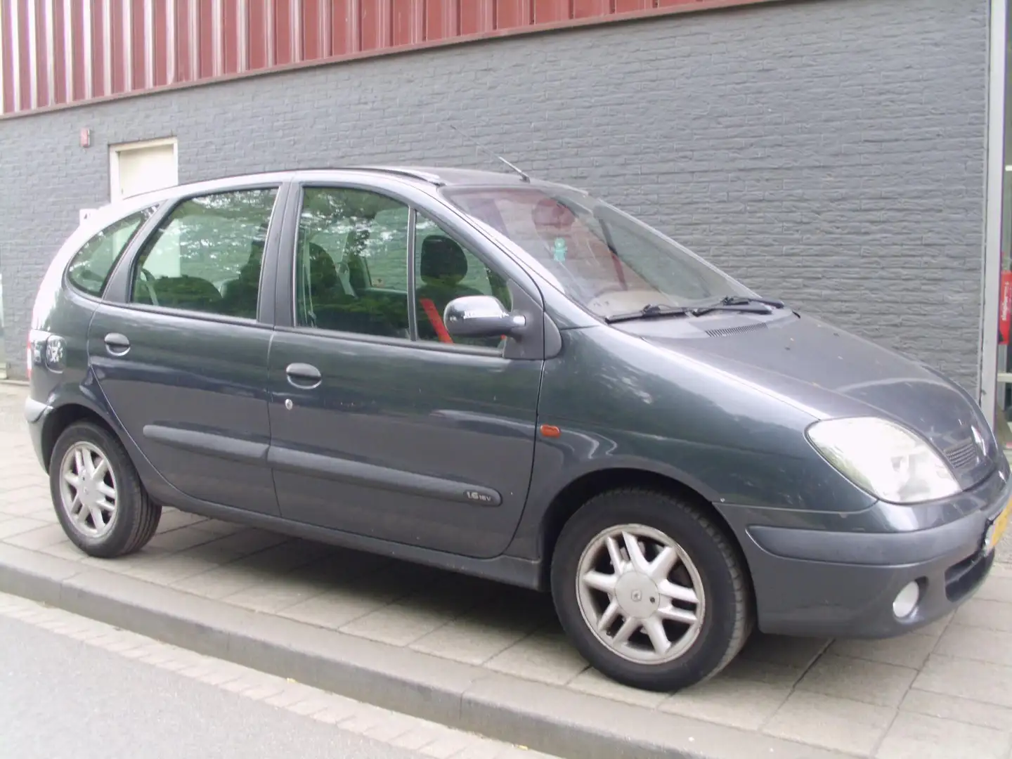 Renault Megane 1.6-16V Dynamique AUTOMAAT Серый - 2