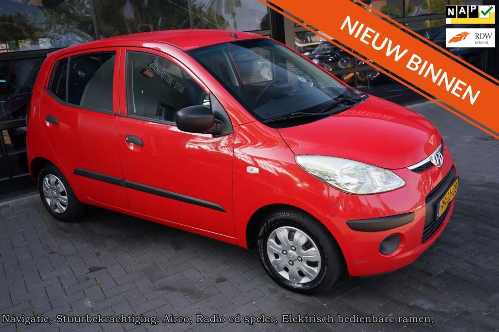 Hyundai i10 1.1 Active Cool, Airco, Elek pakket Rood - 1