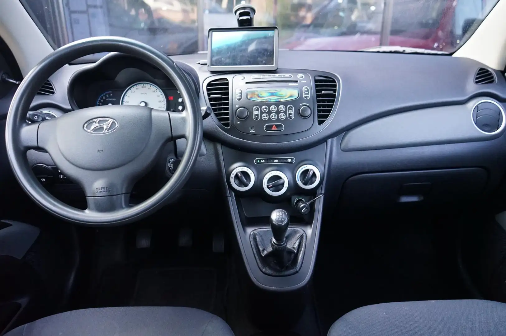 Hyundai i10 1.1 Active Cool, Airco, Elek pakket Rood - 2