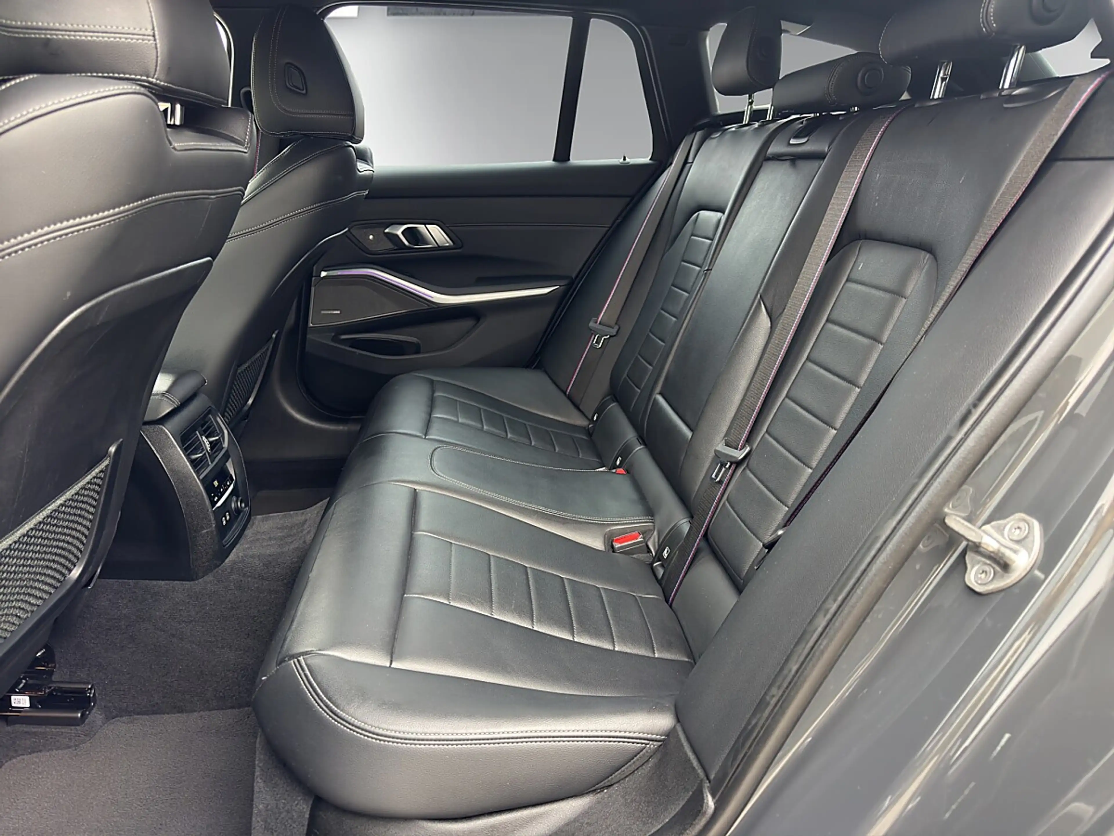BMW 320 d Touring Aut. M-Packet * Rückfahrkamera *Head... — photo 10
