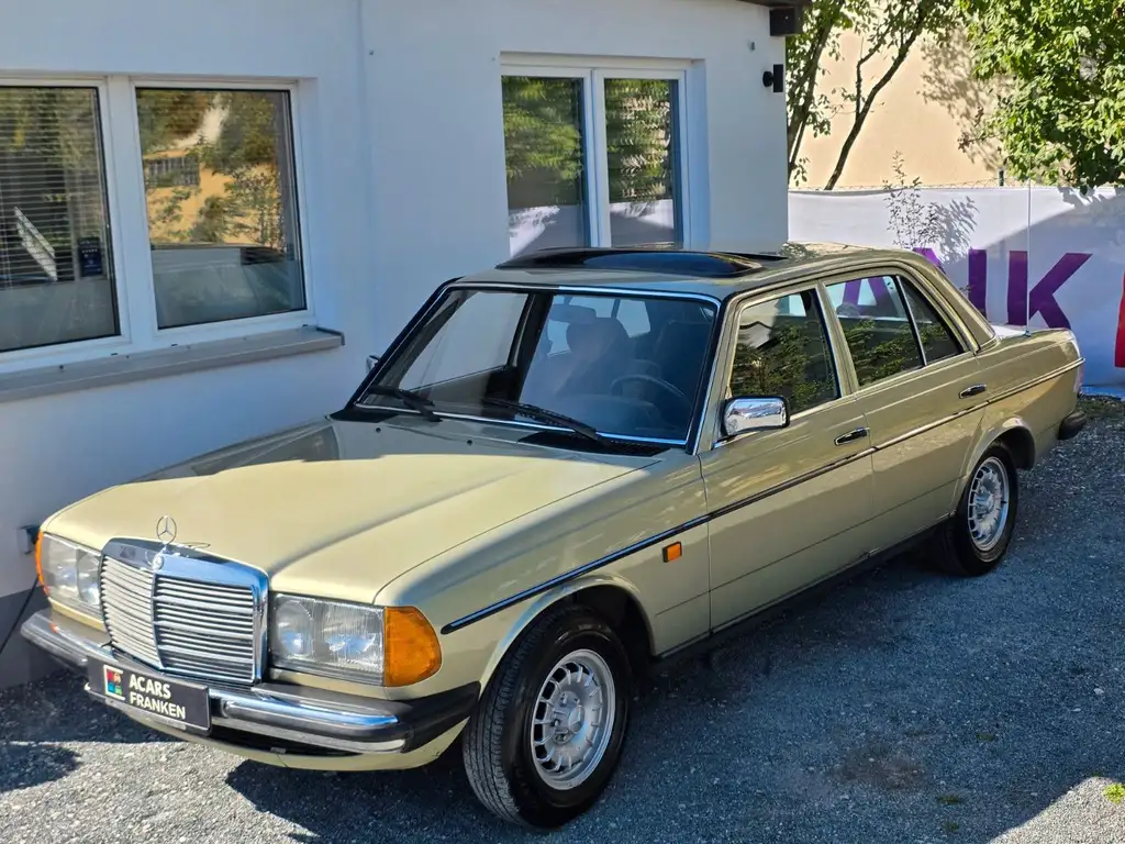 Mercedes-Benz 230 1983 из Европы — купить под ключ
