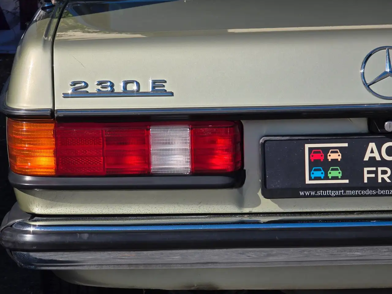 Mercedes-Benz 230 E W123 *TÜV 08/2028*Schiebedach*Original Lack, foto 6