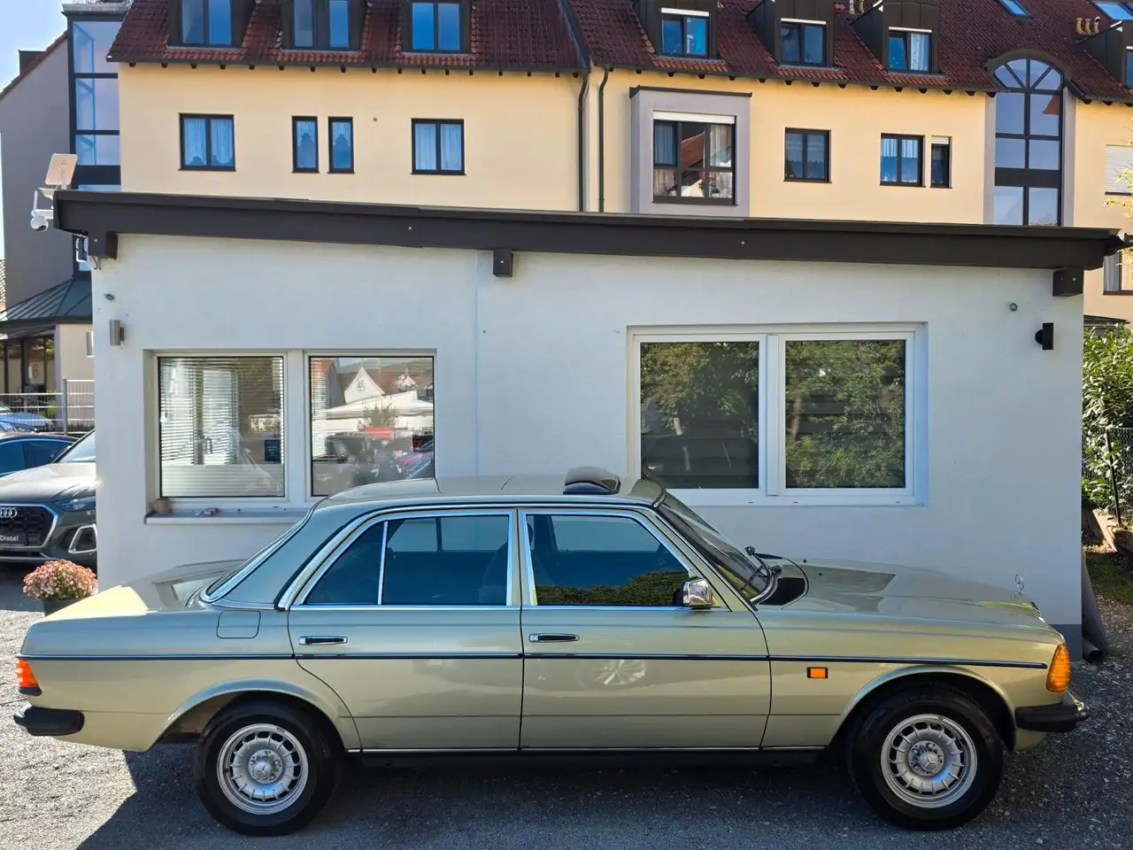 Mercedes-Benz 230 E W123 *TÜV 08/2028*Schiebedach*Original Lack, foto 12