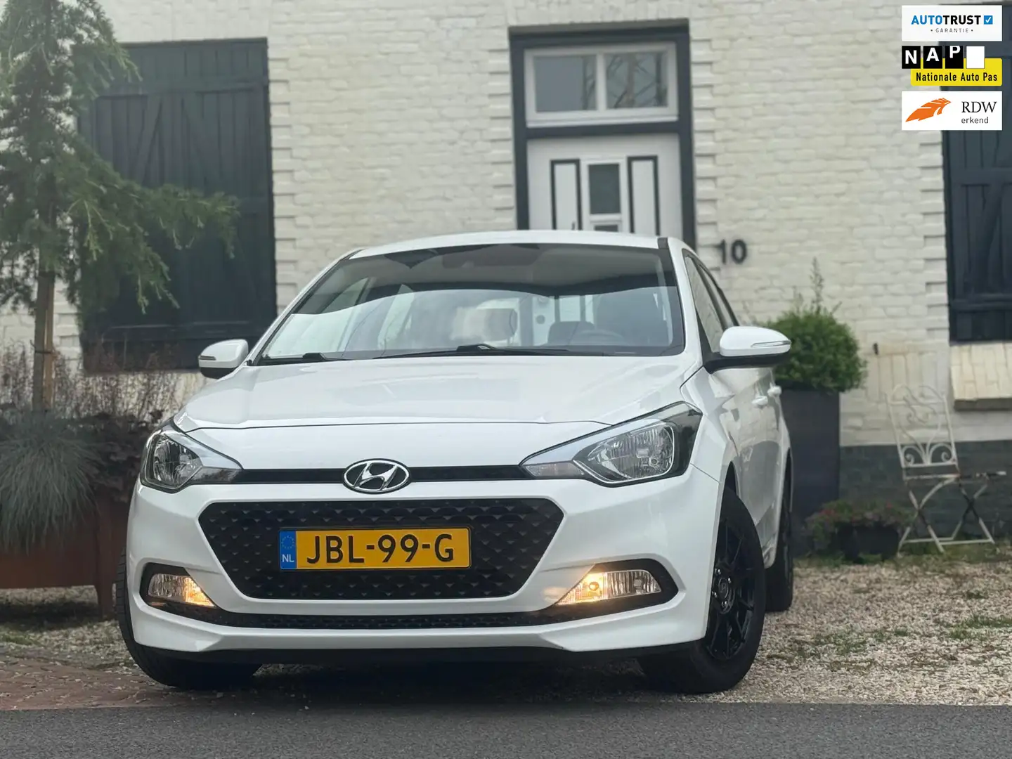 Hyundai i20 1.2 HP i-Motion Premium|Stoel-stuurverwarming| Blanc - 1