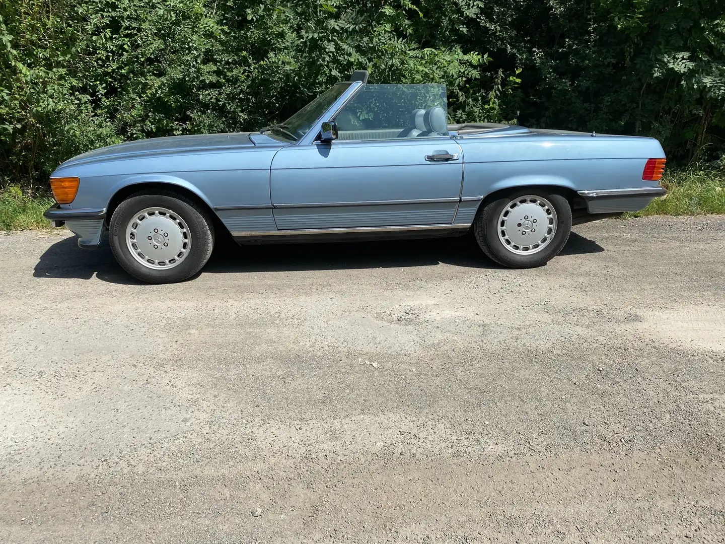 Mercedes-Benz SL 560 Bleu - 1