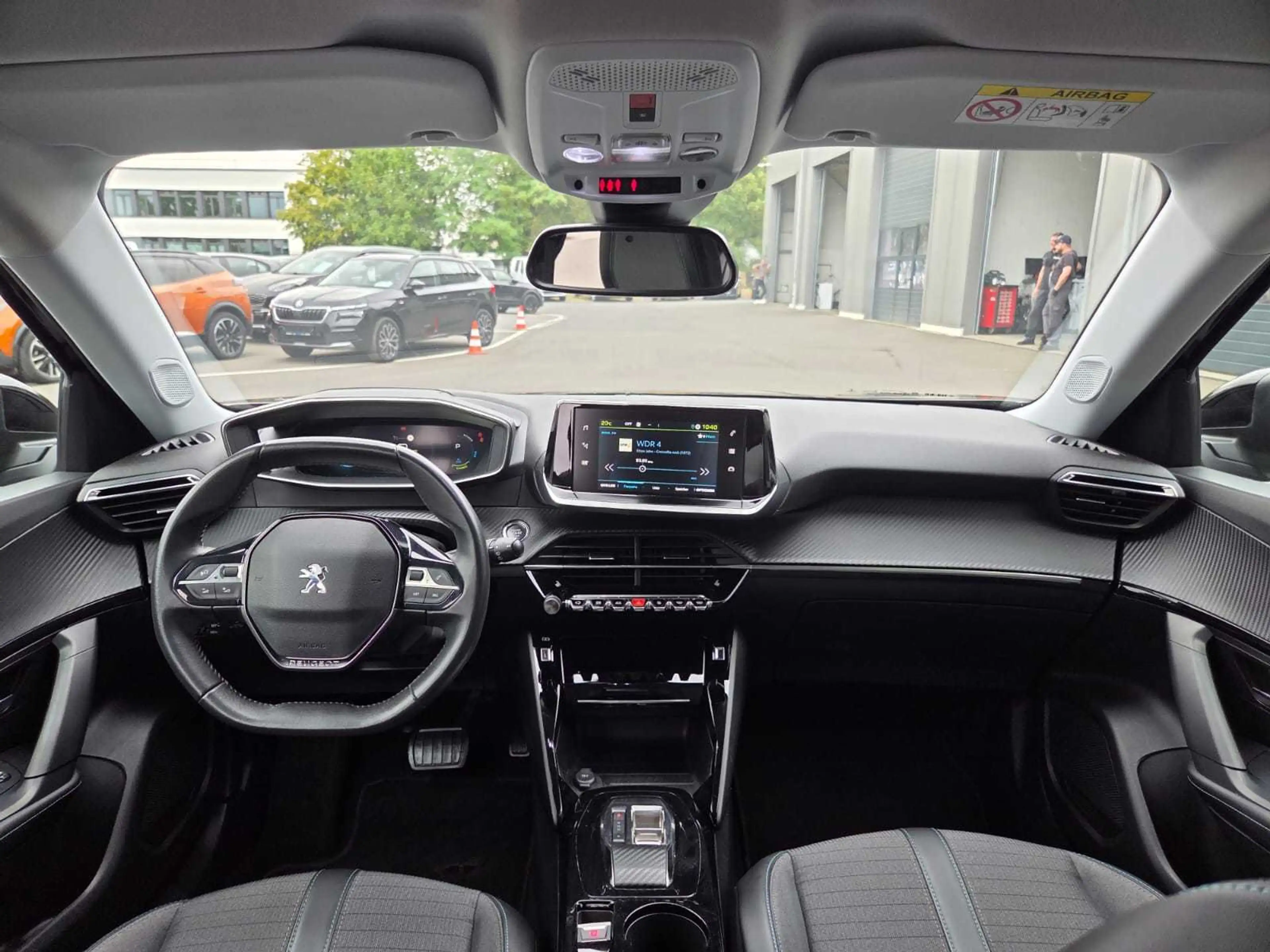 Peugeot e-2008 ALLURE PACK Sitzh.+Keyless+Mirrorin — photo 11