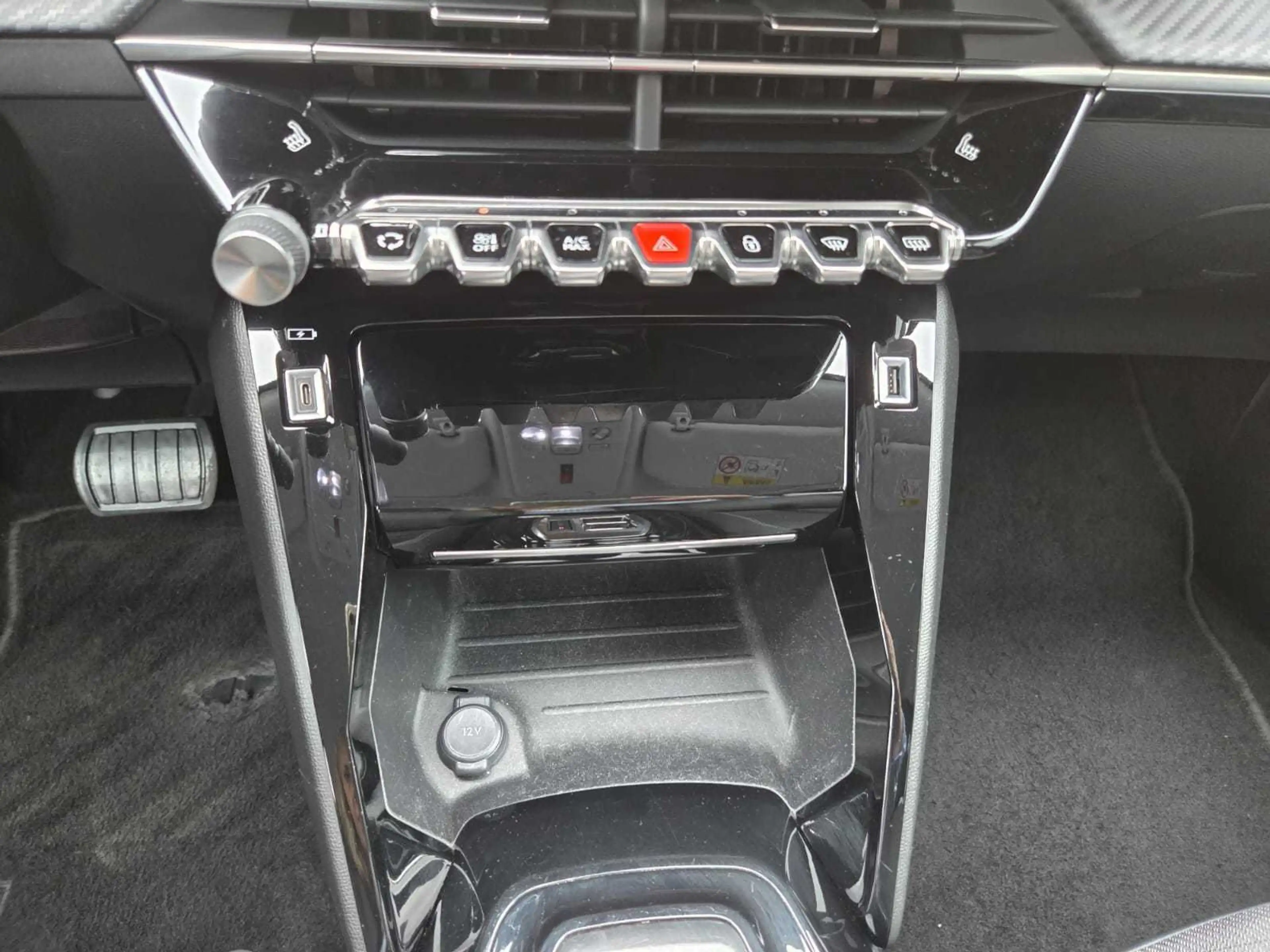 Peugeot e-2008 ALLURE PACK Sitzh.+Keyless+Mirrorin — photo 14