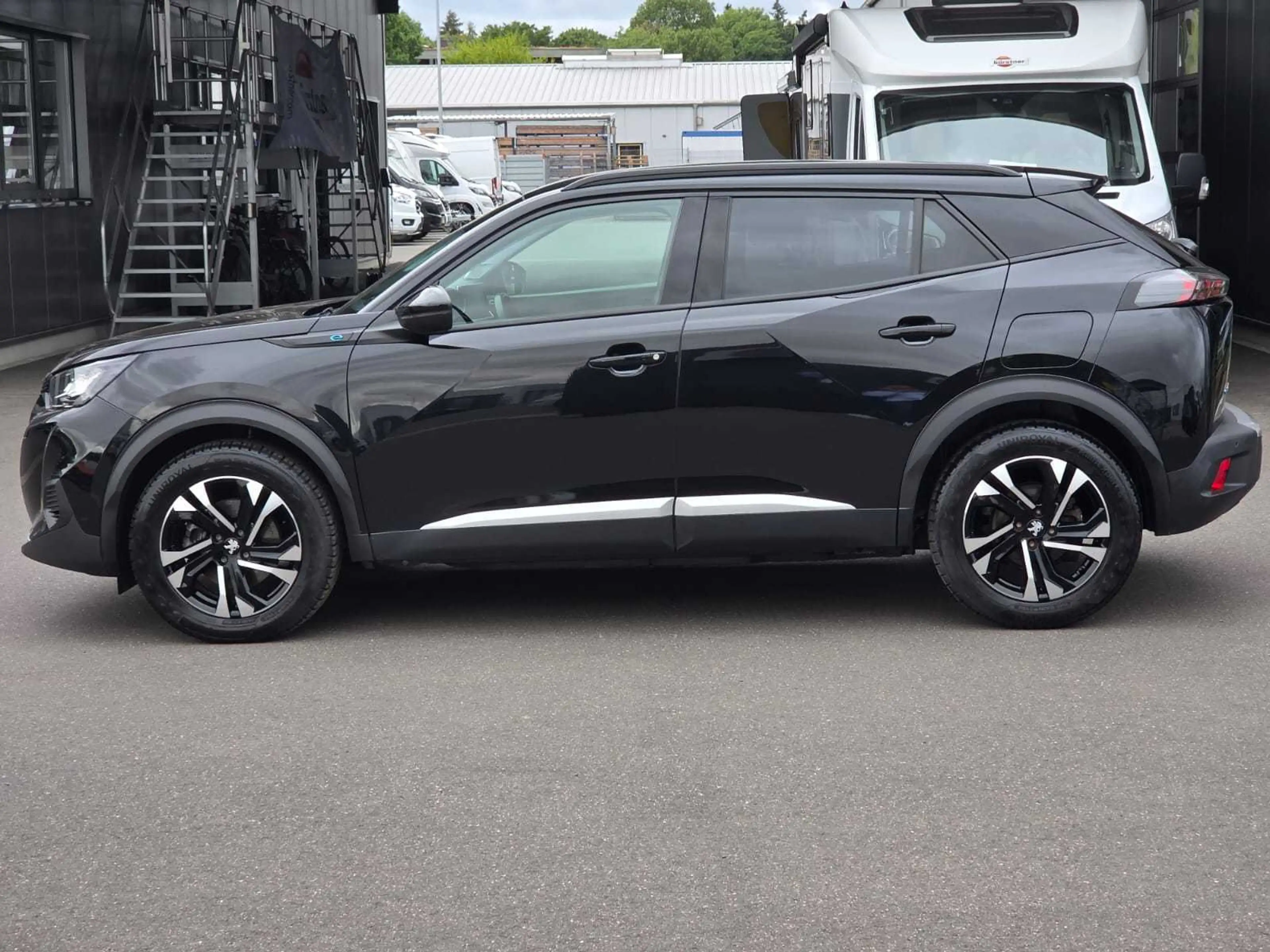 Peugeot e-2008 ALLURE PACK Sitzh.+Keyless+Mirrorin — photo 4