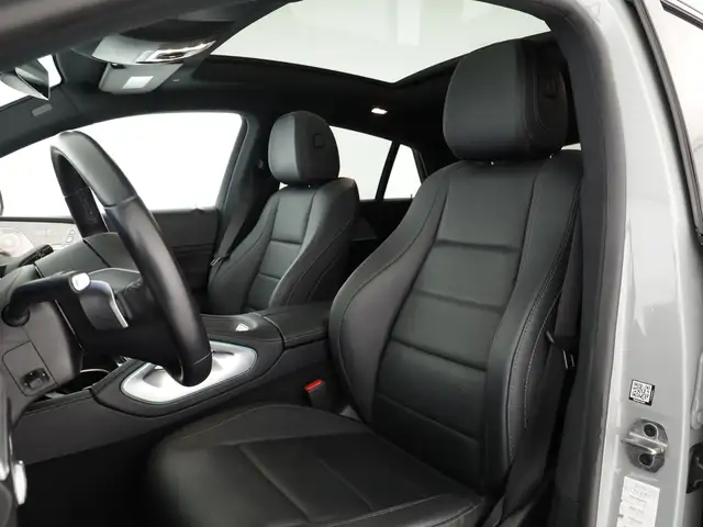 Mercedes-Benz 300 view 9