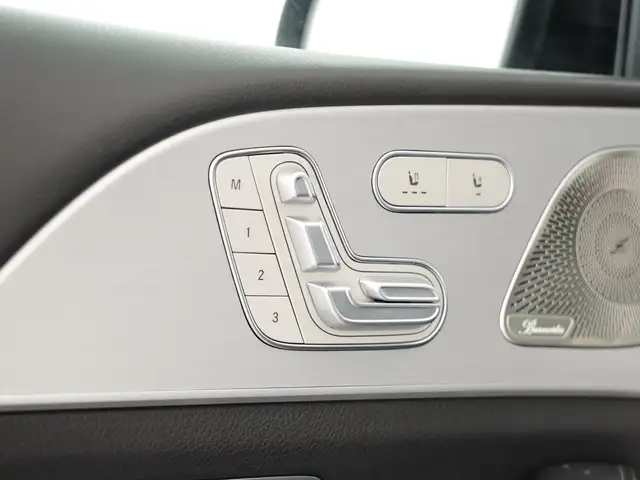 Mercedes-Benz 300 view 12