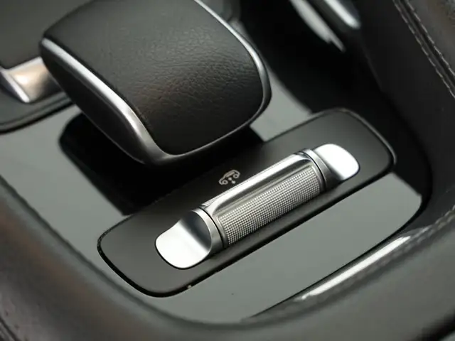 Mercedes-Benz 300 view 17