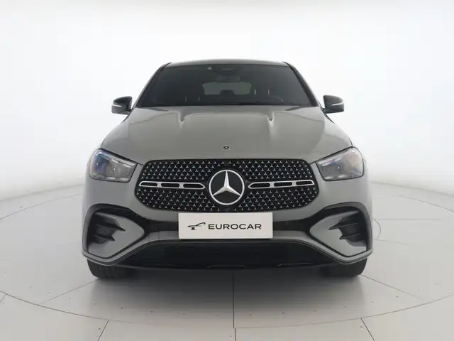 Mercedes-Benz 300 view 3