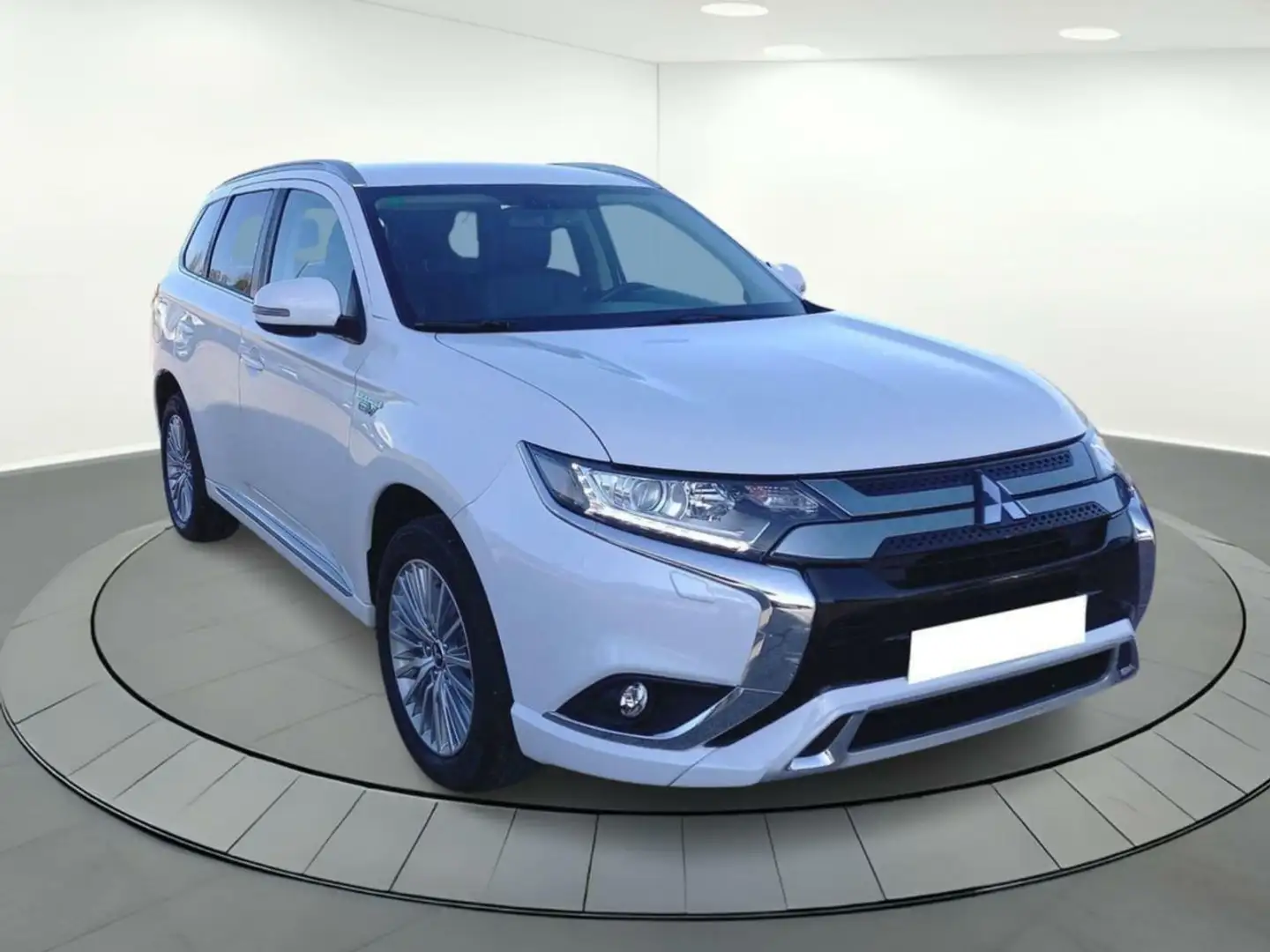Mitsubishi Outlander 2.4 PHEV MOTION 4WD PLUG IN Weiß - 2