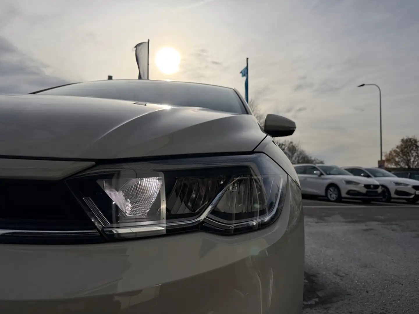 Volkswagen Polo 1,0 l TSI Grau - 2