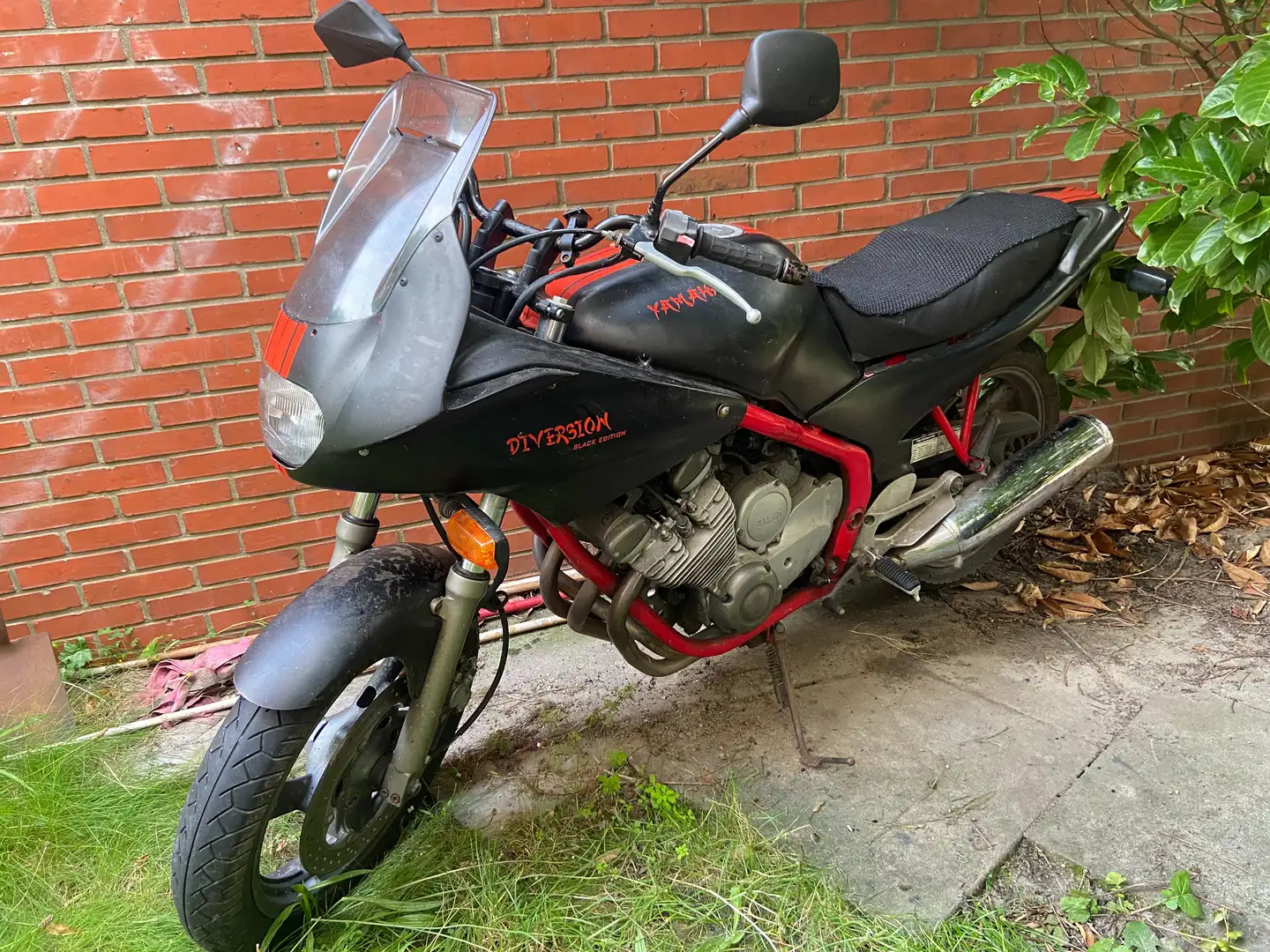 Yamaha XJ 600 Diversion Černá - 1