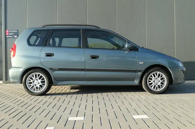 Mitsubishi Space Star view 8