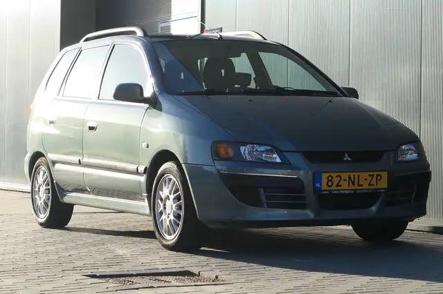 Mitsubishi Space Star view 5