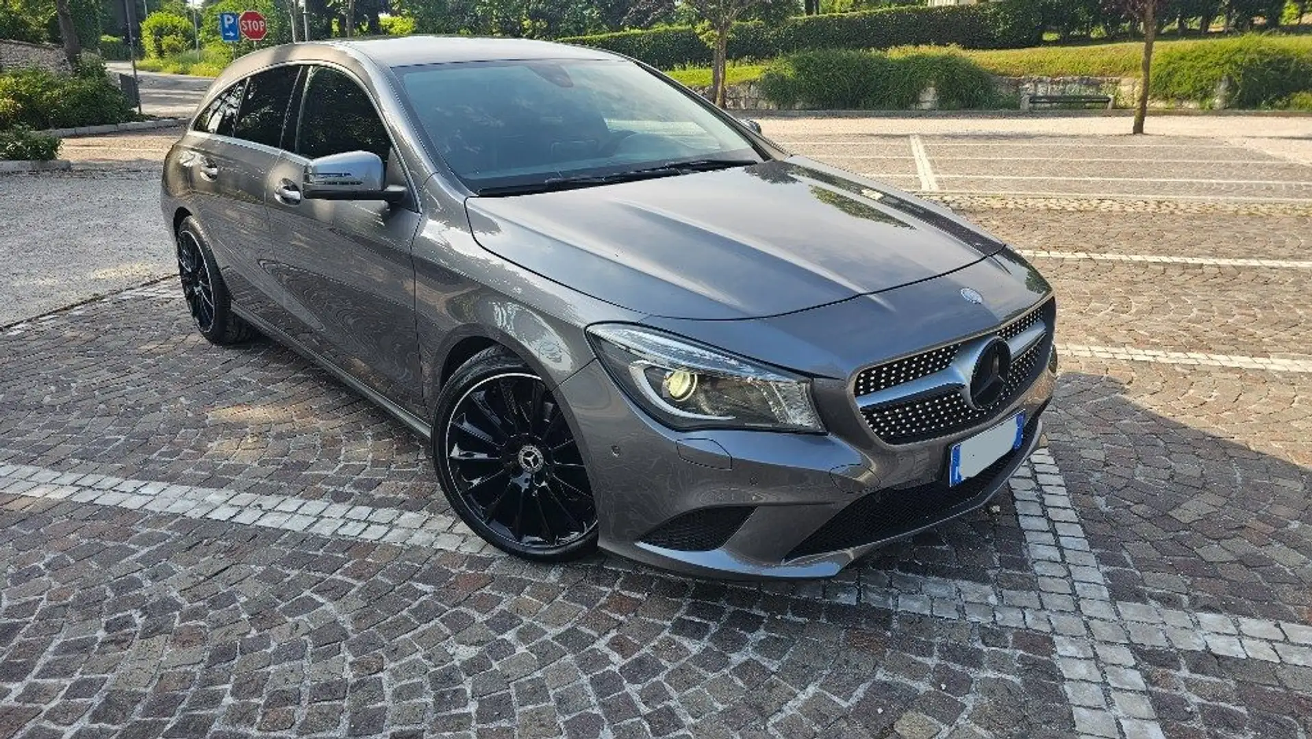 Mercedes-Benz CLA 220 d S.W. Automatic Business Grigio - 2