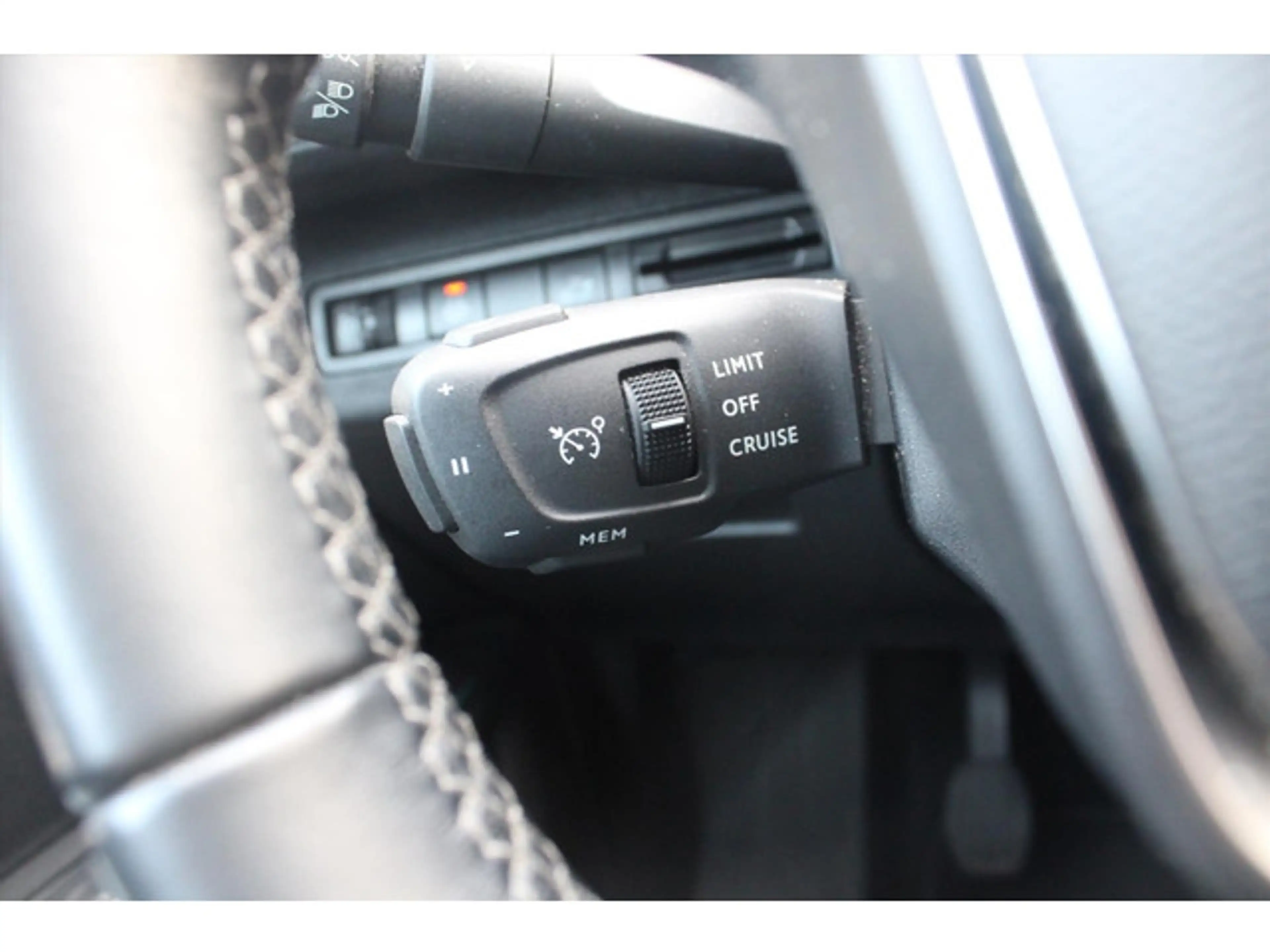 Peugeot 5008 1.2 PureTech *Allure* | Camera | Carplay | Stoelve — photo 13