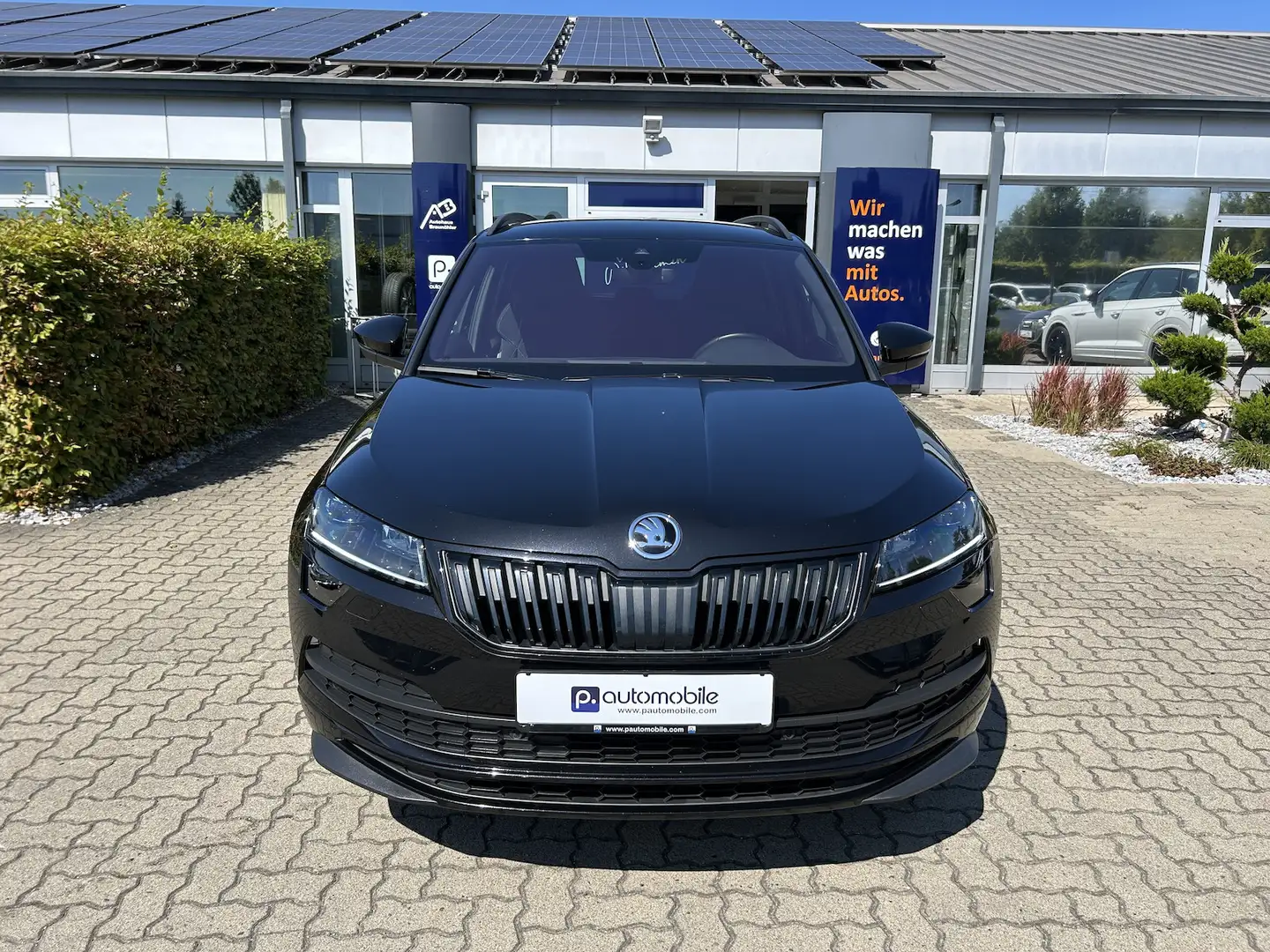 Skoda Karoq 2.0 TDI Sportline*AHK*NAVI*LED*SH*PDC*ACC* Zwart - 1