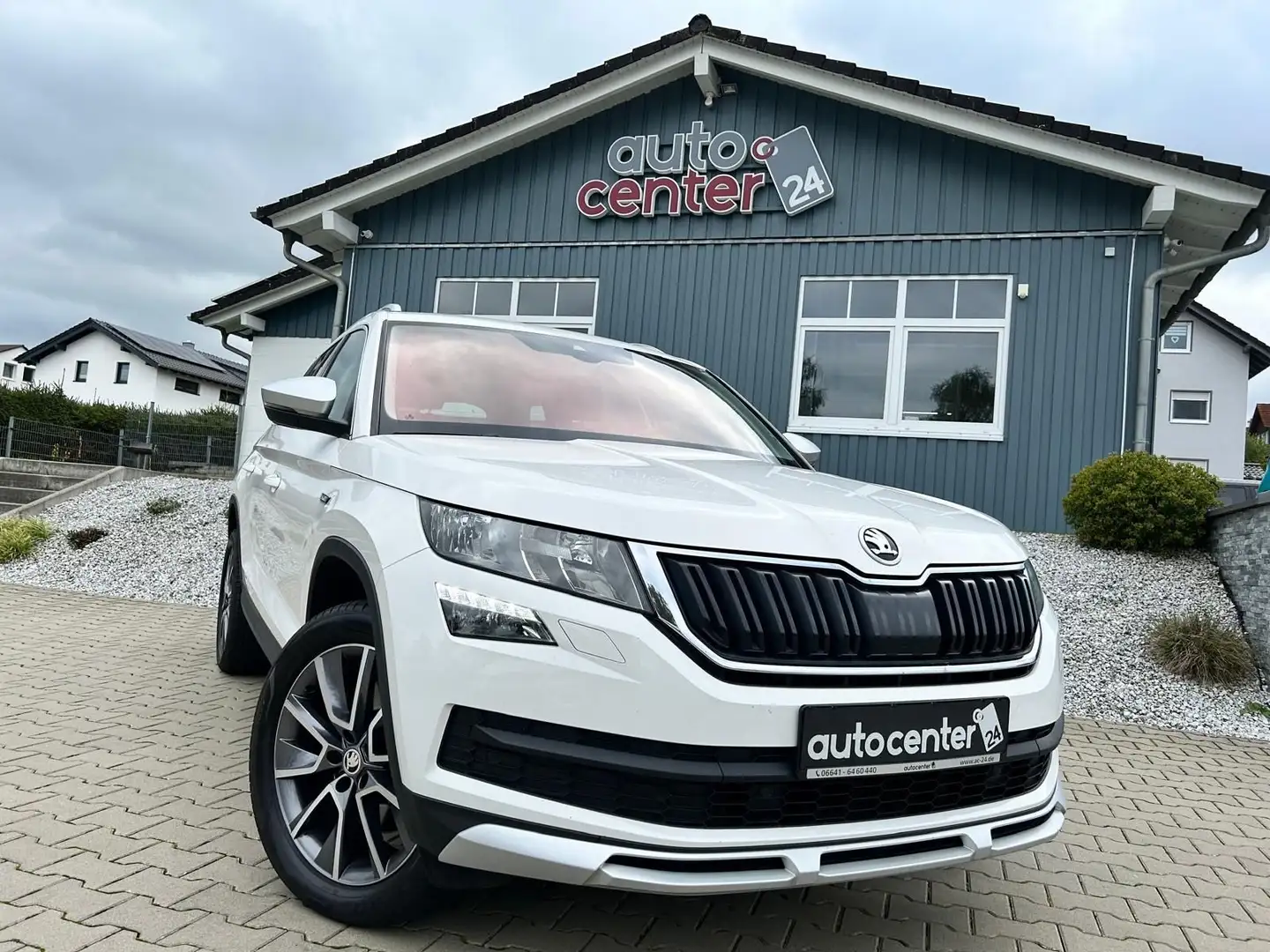 Skoda Kodiaq 2.0 TDI Scout 4x4°DSG°Kamera°Navi°Leder° Weiß - 1