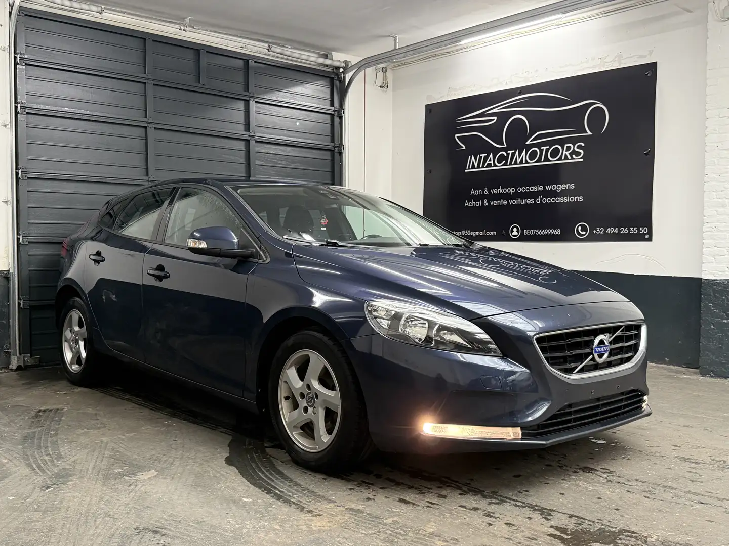 Volvo V40 V40 D2 Powershift Kinetic Blauw - 1