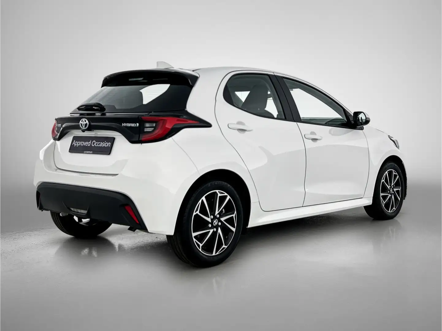 Toyota Yaris 1.5 Hybrid 115 Business Plus | LM velgen | Wit - 2