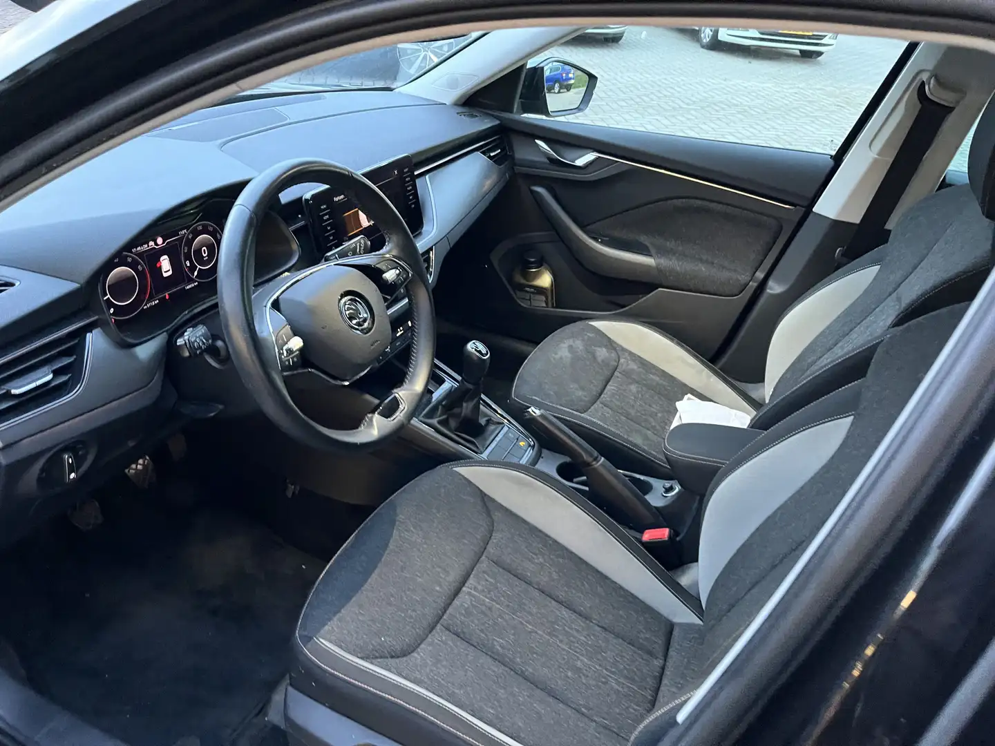 Skoda Kamiq 1.0 TSI Business Edition 50% deal 8.000,- ACTIE St Zwart - 2