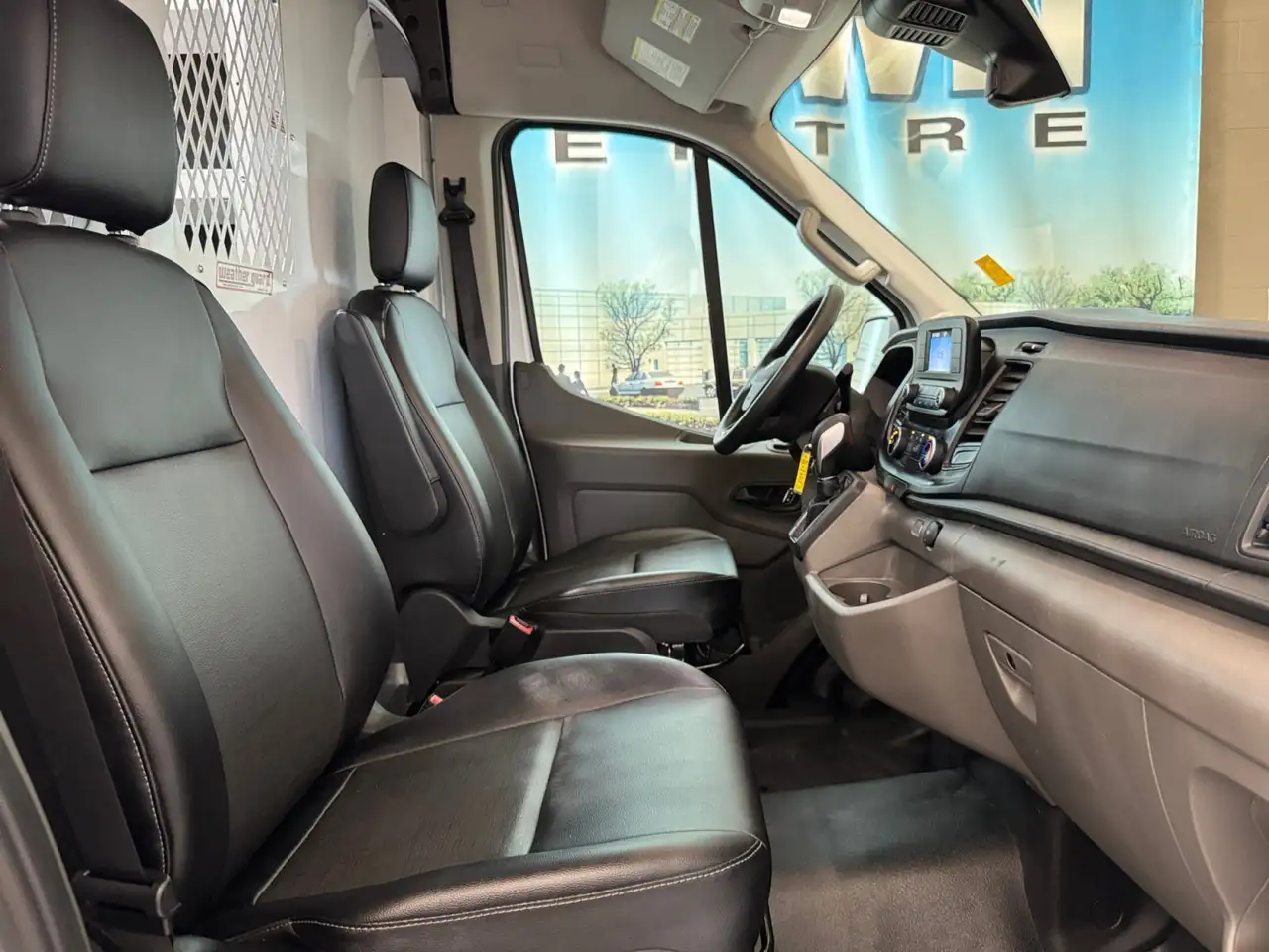 Ford Transit Cargo Van снимка Ford Transit Cargo Van