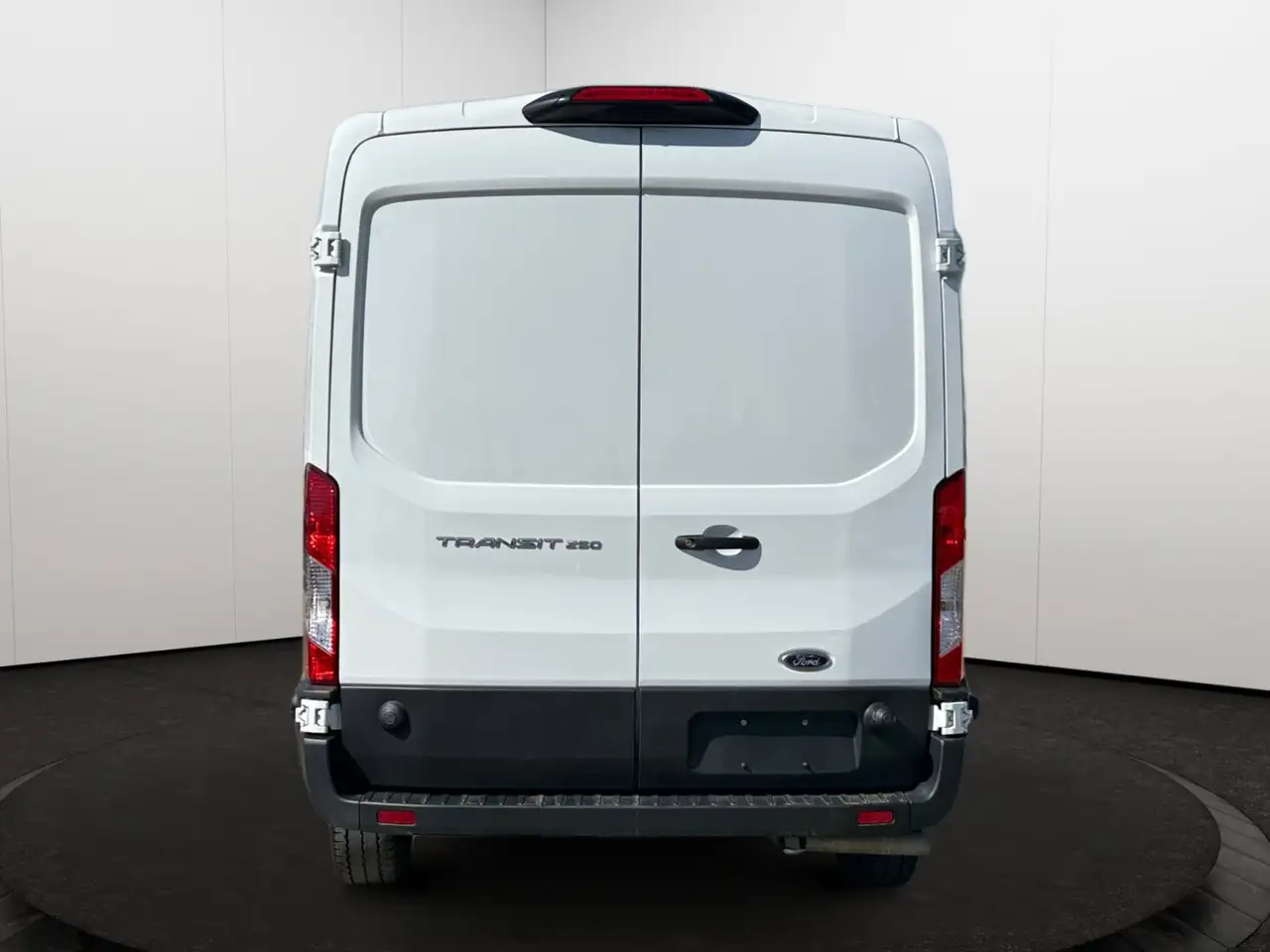 Ford Transit Cargo Van снимка Ford Transit Cargo Van