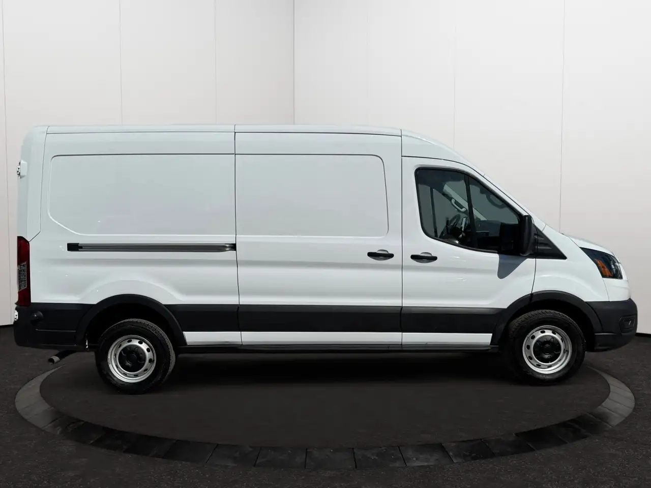 Ford Transit Cargo Van снимка Ford Transit Cargo Van