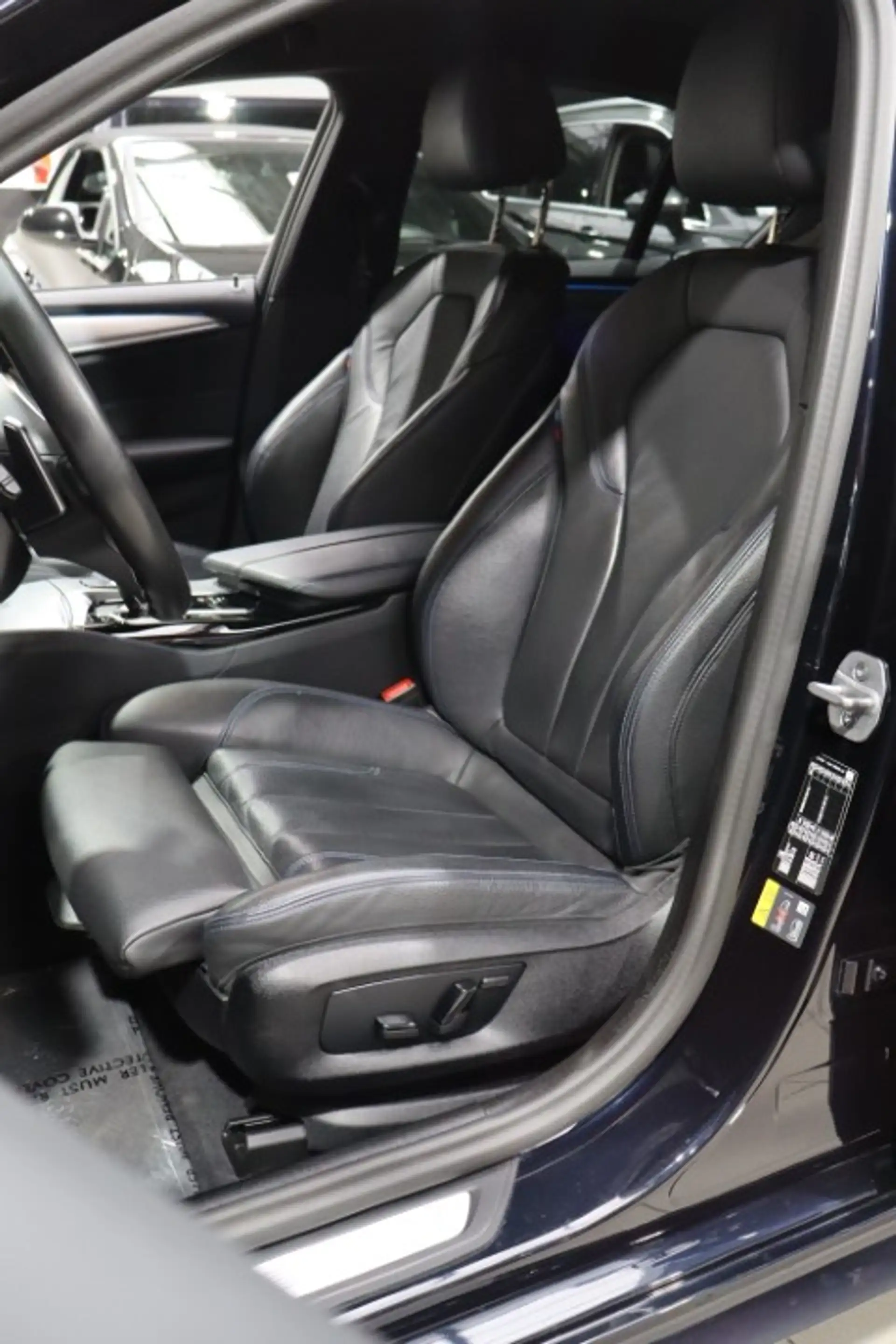 BMW 530 530eXAS PHEV — photo 14