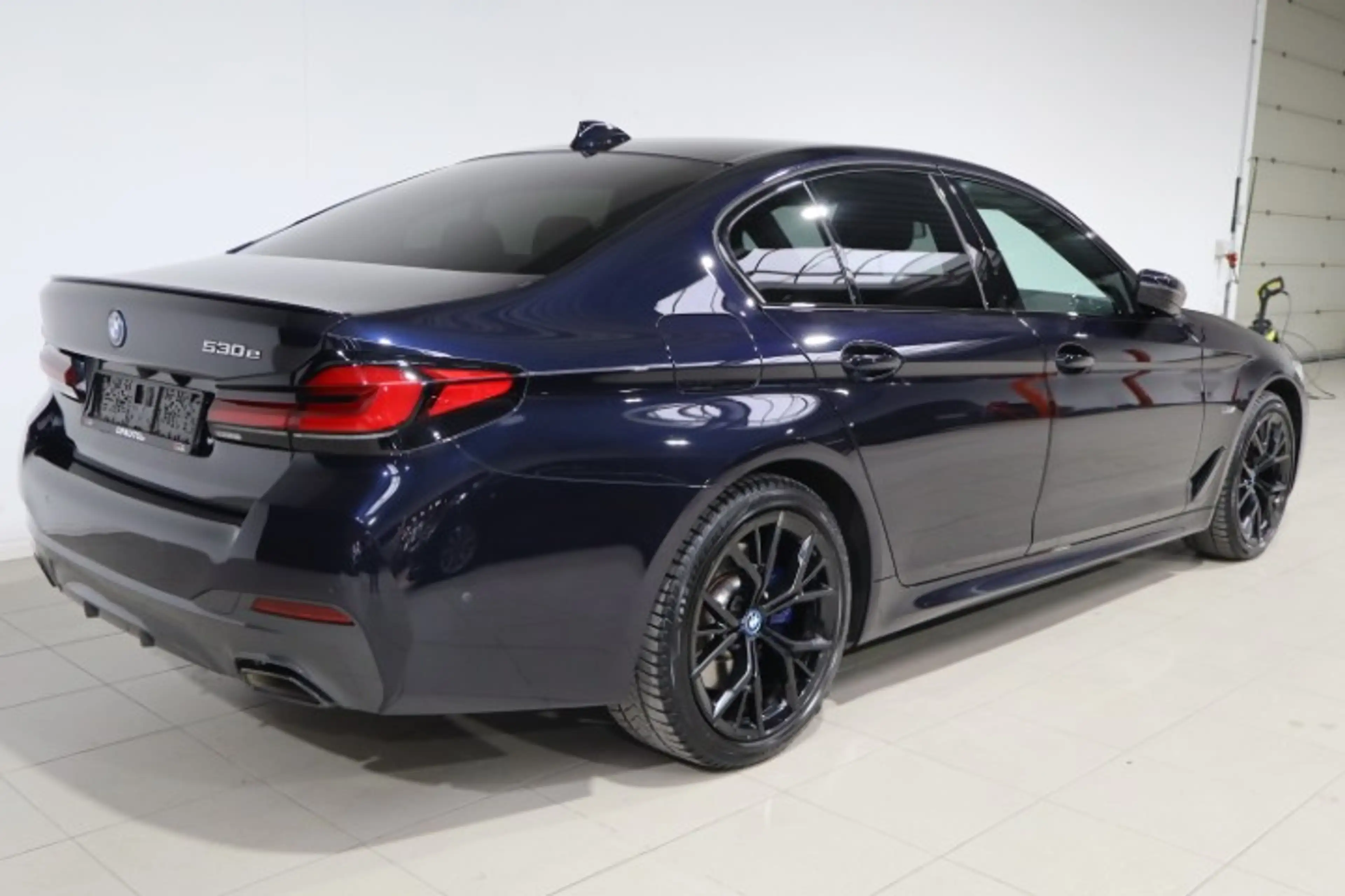 BMW 530 530eXAS PHEV — photo 8