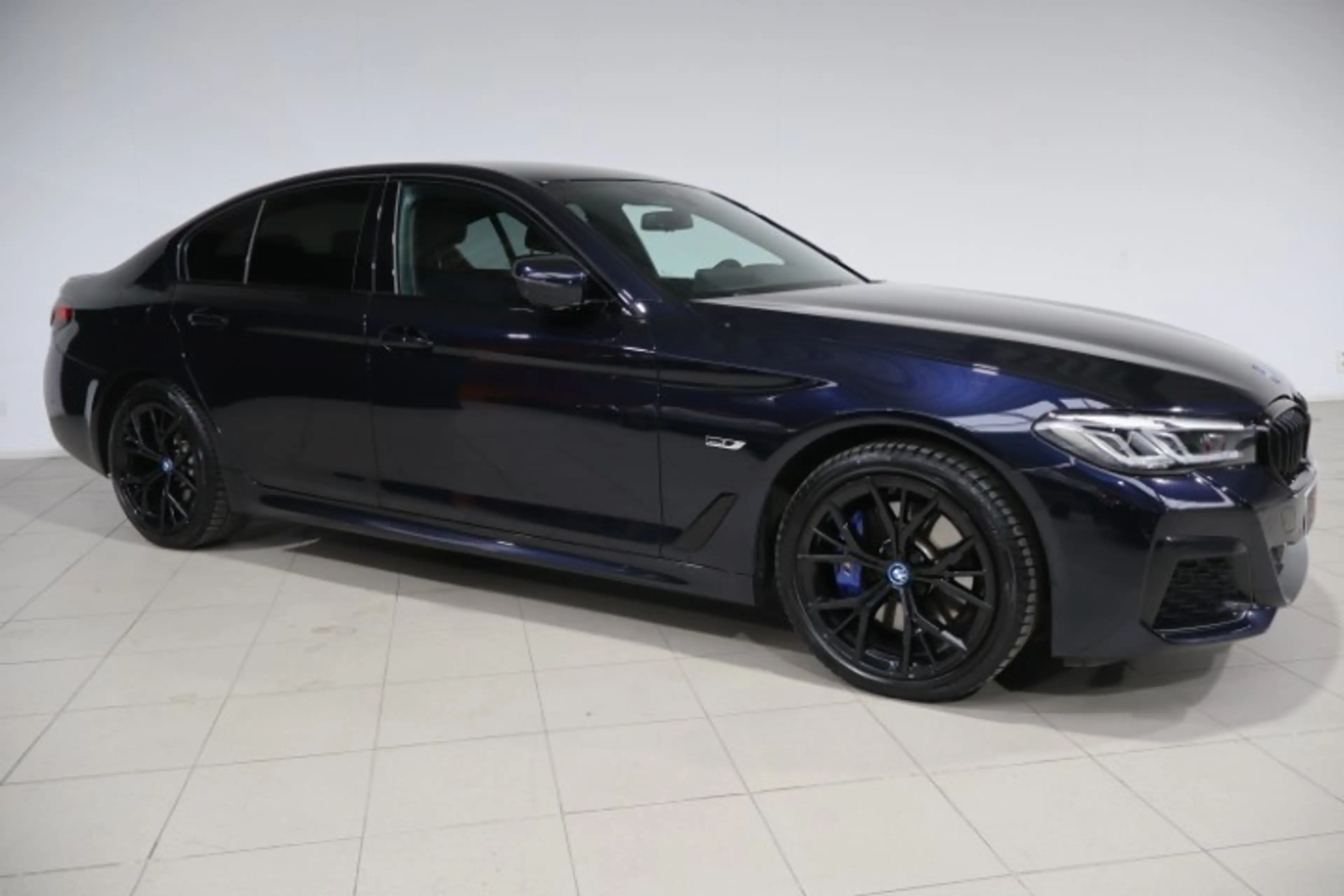BMW 530 530eXAS PHEV — photo 6