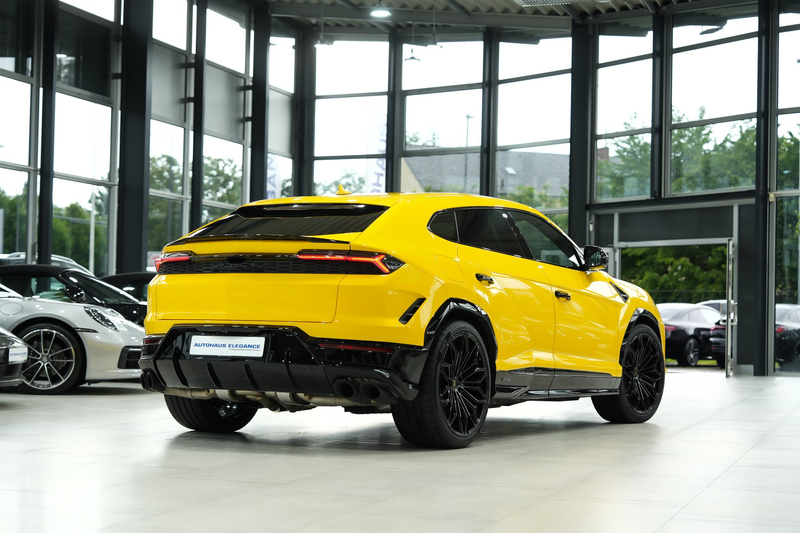 Lamborghini Urus — photo 8