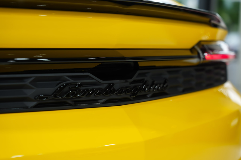 Lamborghini Urus — photo 11