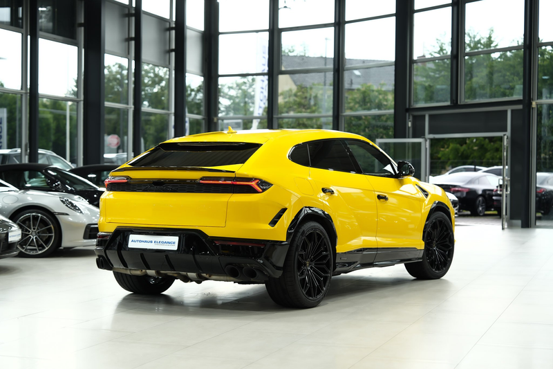 Lamborghini Urus — photo 2
