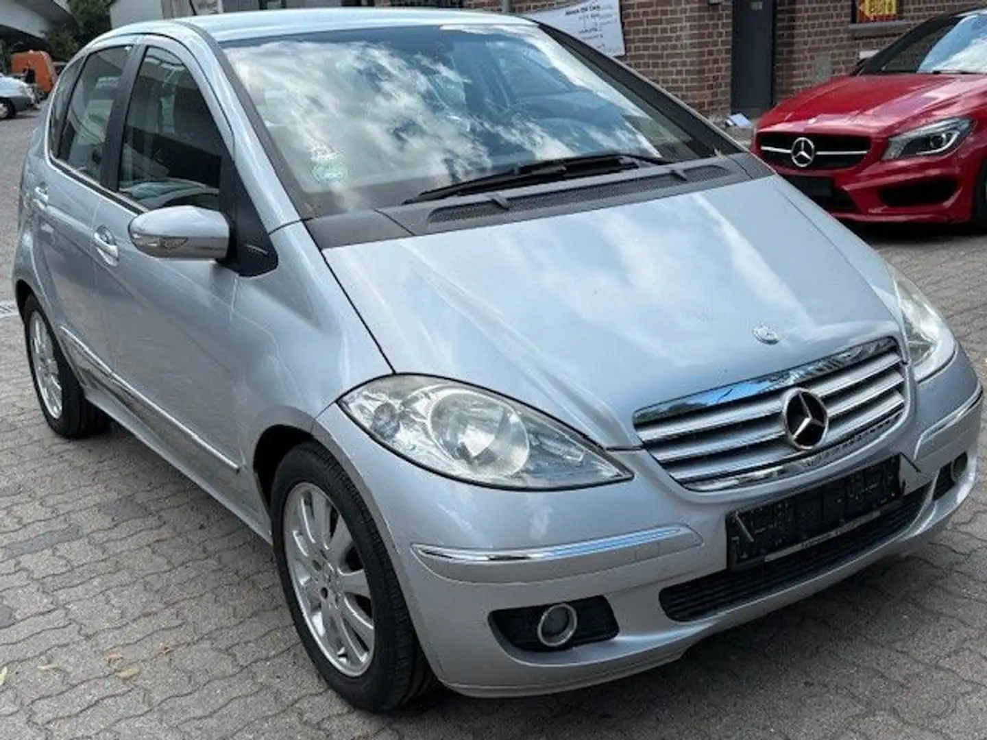 Mercedes-Benz A 200 Navigation Klimaanlage Alufelgen Silber - 1