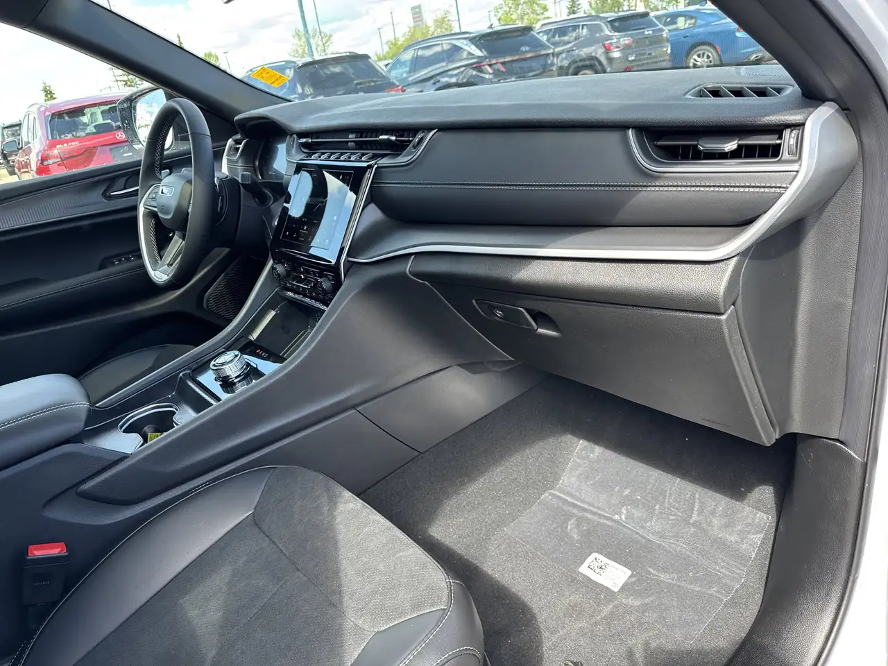 Jeep Grand Cherokee снимка Jeep Grand Cherokee