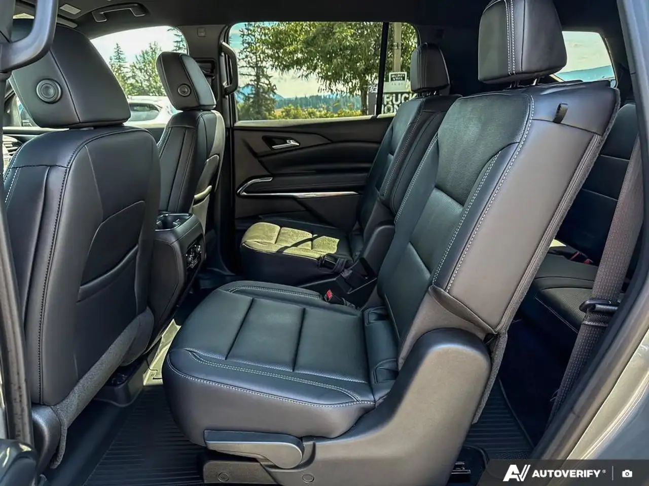 Chevrolet Traverse photo Chevrolet Traverse