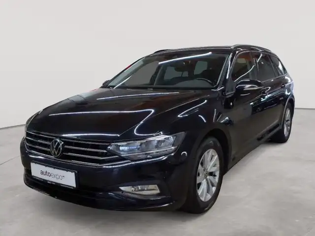 Volkswagen Passat view 2