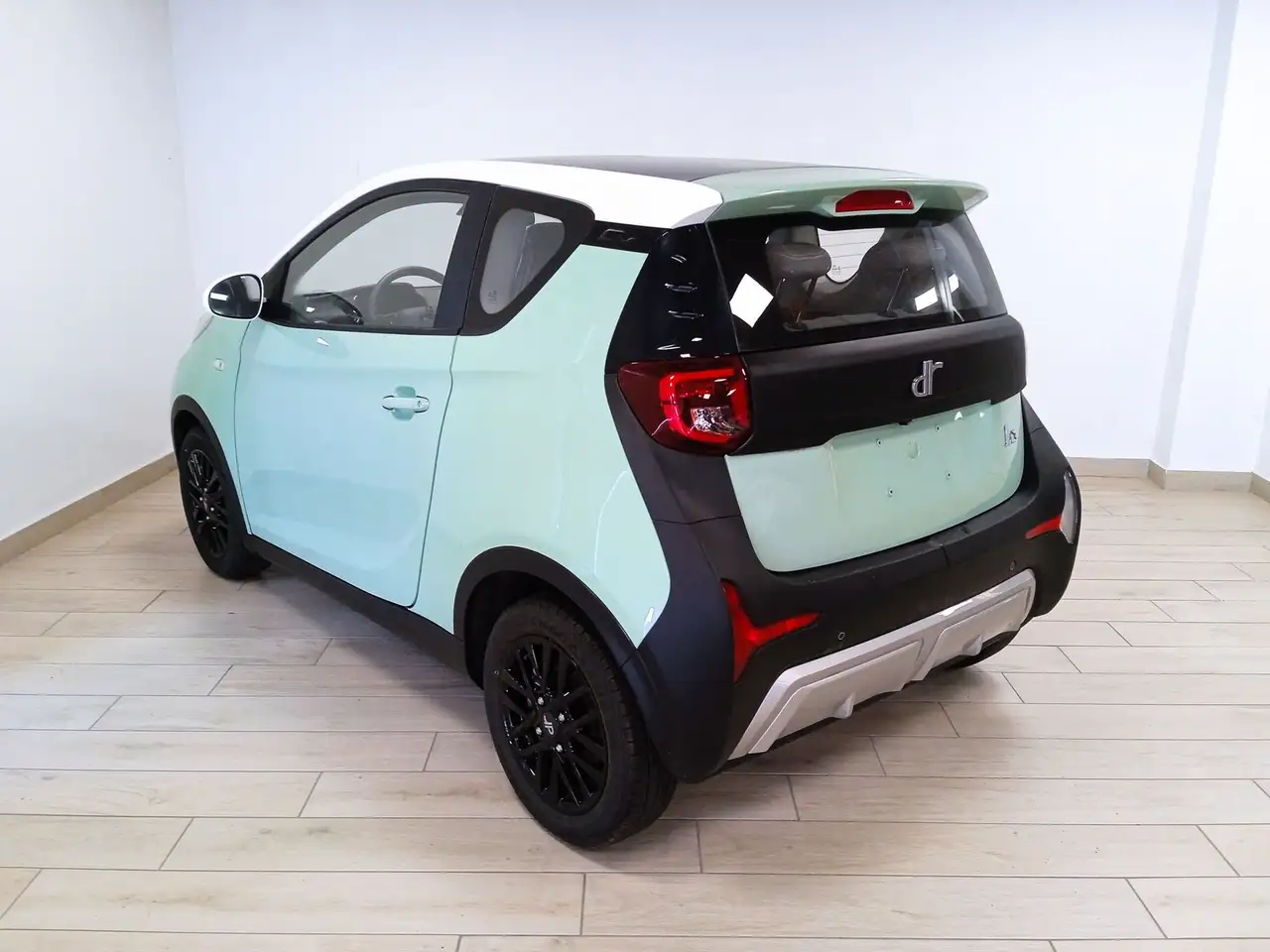 DR Automobiles DR1.0 2024