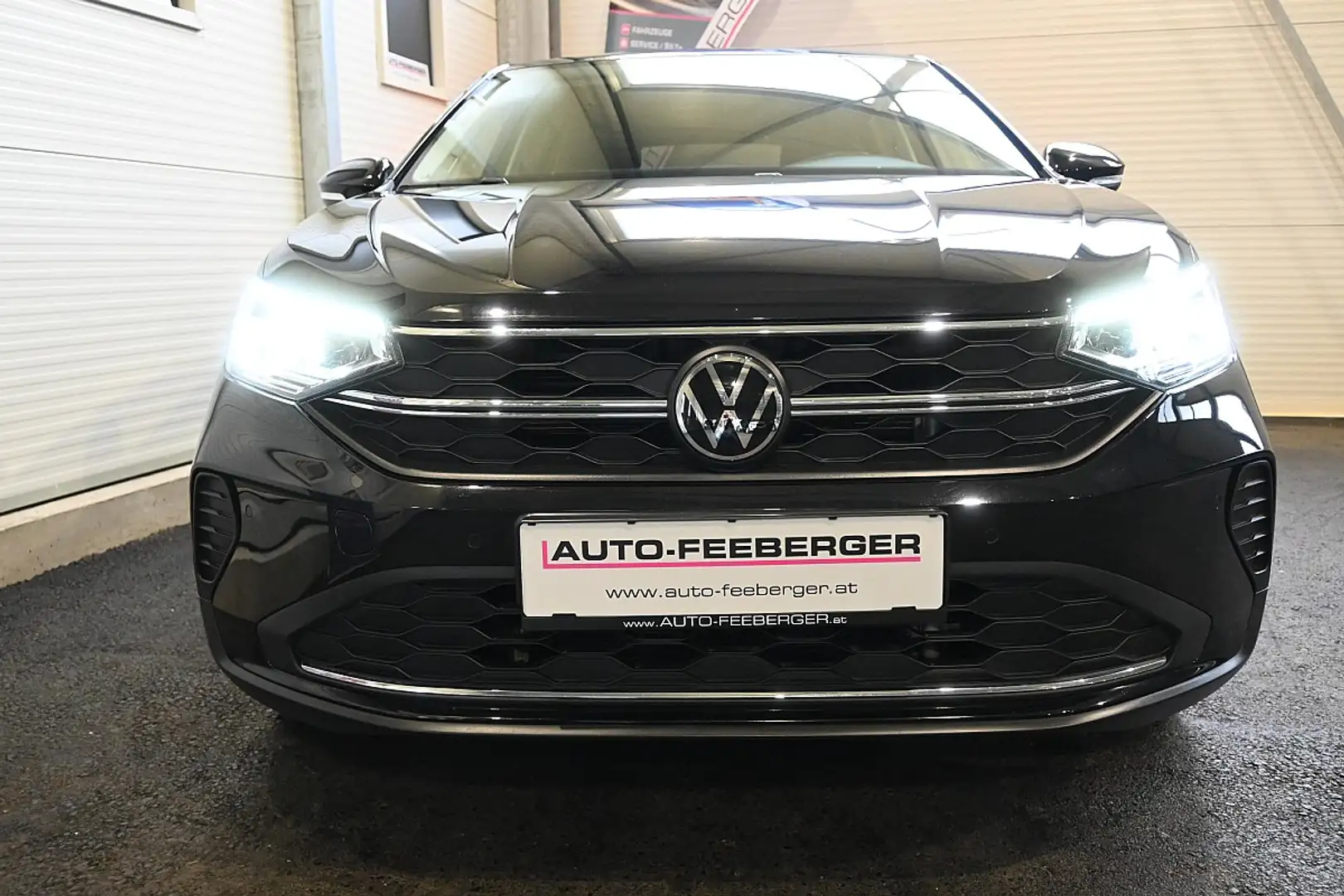 Volkswagen Taigo 1,0 TSI Life Business LED,Navi,Line Assist,R-Ka... Schwarz - 2