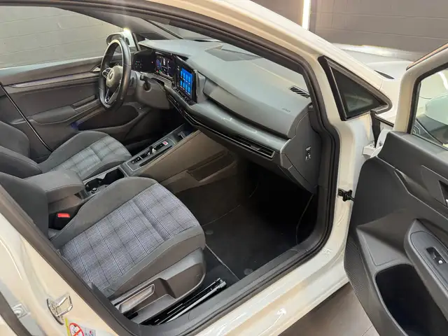 Volkswagen Golf view 5
