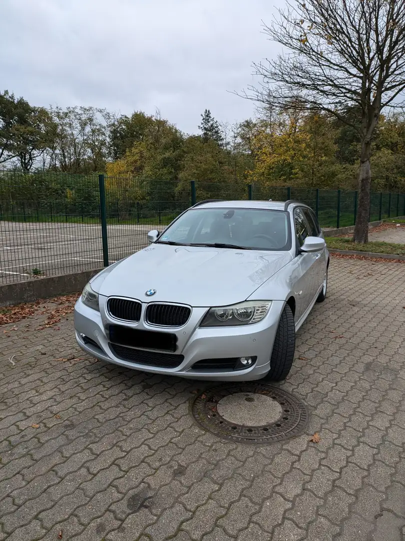 BMW 318 318d LCI Touring Automatik Grau - 1