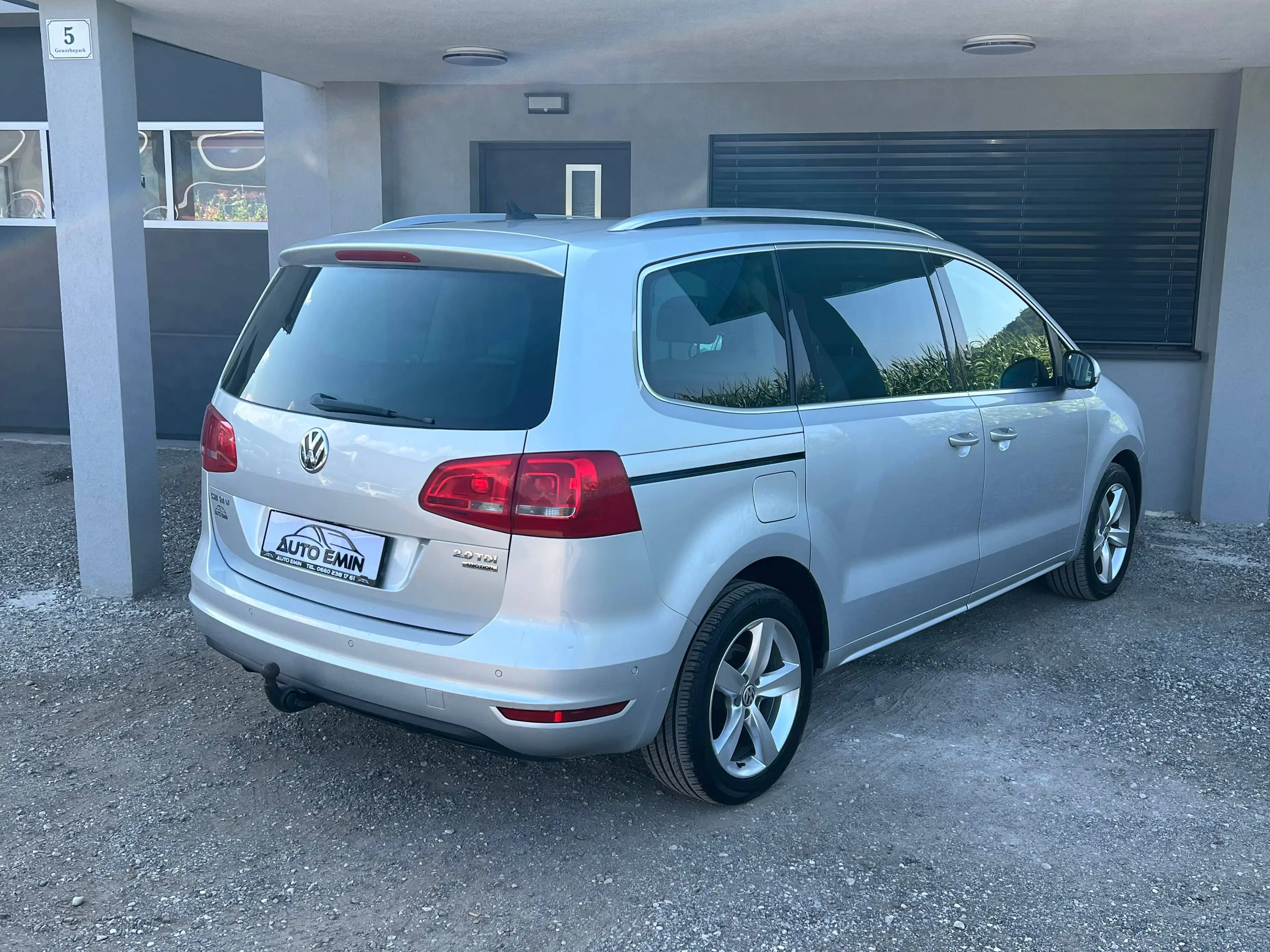 Volkswagen Sharan Highline BMT 2,0 TDI DPF 4Motion — photo 5