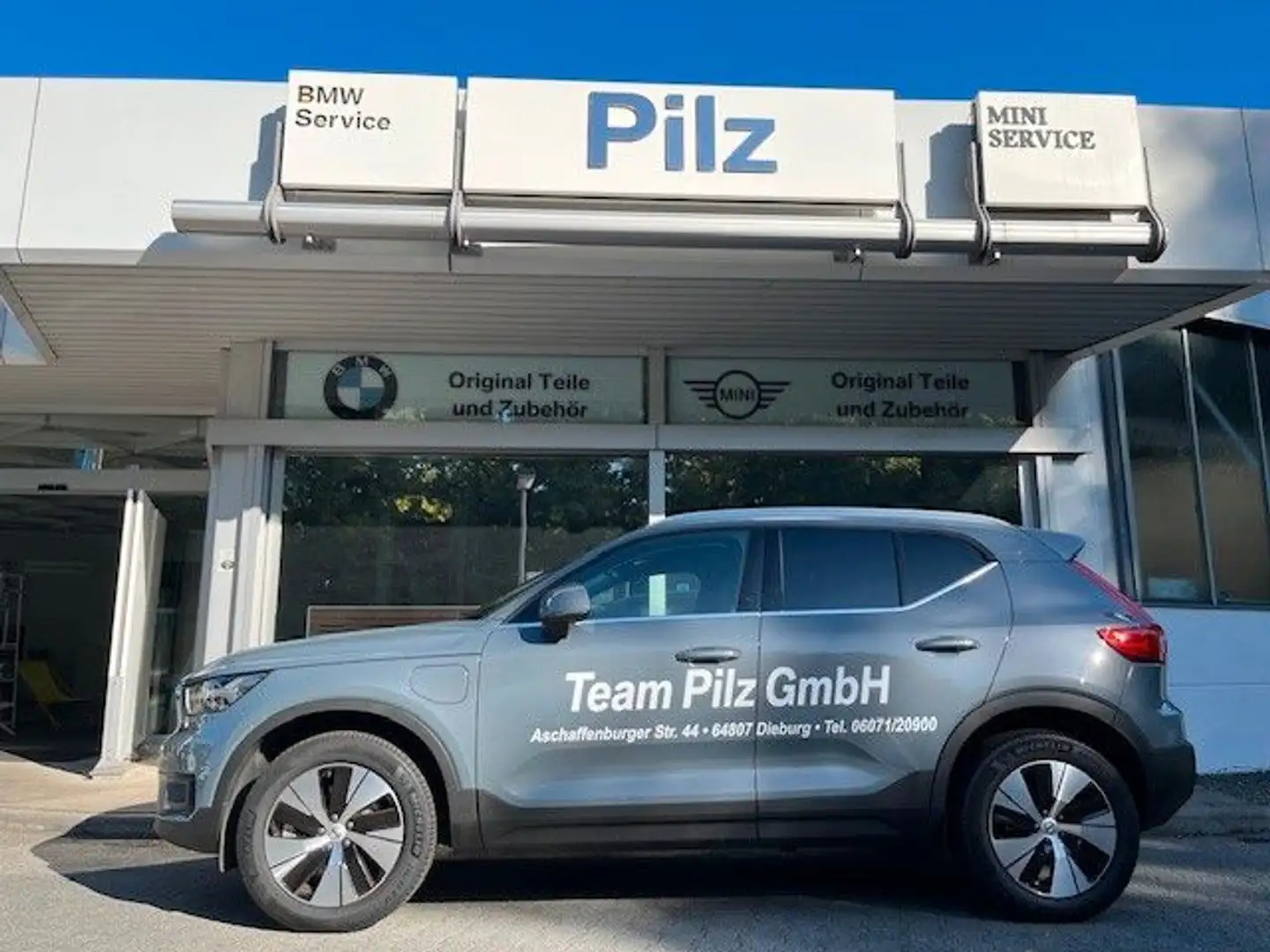 Volvo XC40 Inscription Expression Recharge Plug-In Hyb Grau - 1