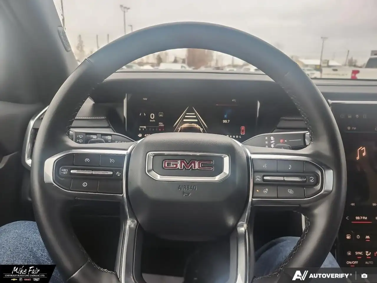GMC Acadia снимка GMC Acadia