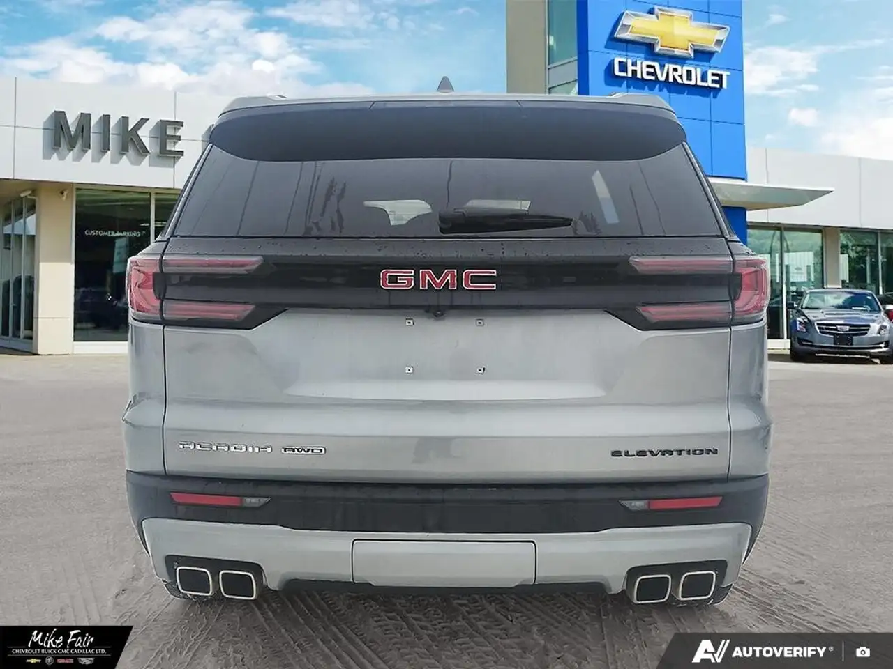GMC Acadia снимка GMC Acadia